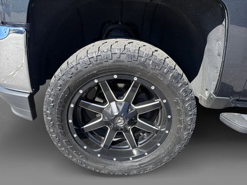 Used 2018 Chevrolet Silverado 1500 LT w/ All Star Edition image 9