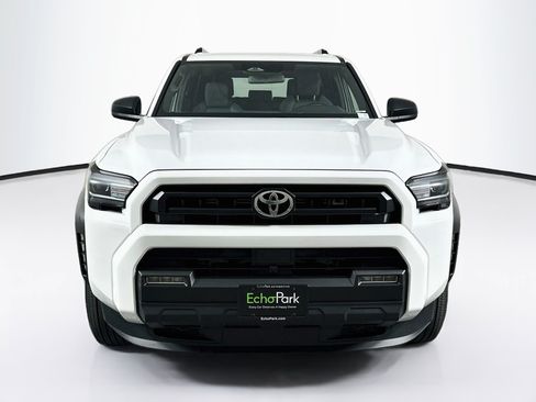 Used 2025 Toyota 4Runner SR5 AWD/4WD image 2
