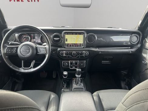 Used 2022 Jeep Gladiator Sport AWD/4WD image 16