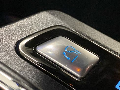 Certified 2022 Ford F150 XLT w/ Equipment Group 302A High image 26