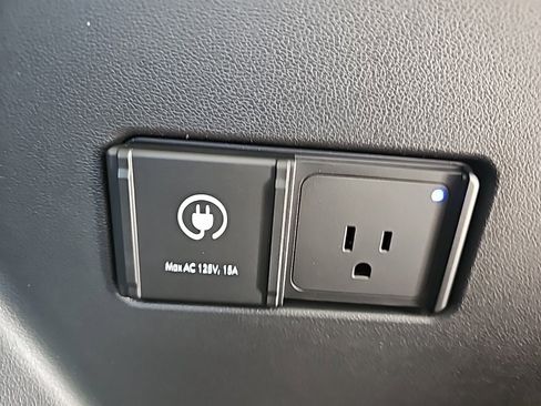 New 2026 Hyundai Ioniq 9 Limited image 49