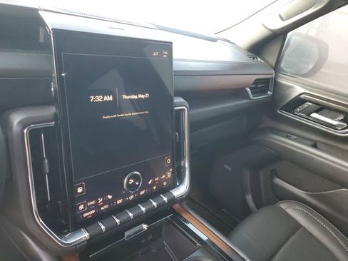 Used 2025 GMC Yukon XL Denali w/ Denali Reserve Package RWD image 25