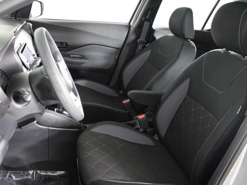 Certified 2019 Nissan Kicks S image 18