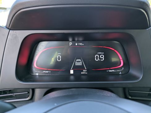 Used 2025 Hyundai Elantra Sport image 25