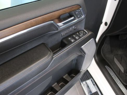 Used 2024 Chevrolet Silverado 1500 High Country w/ High Country Premium Package AWD/4WD image 31