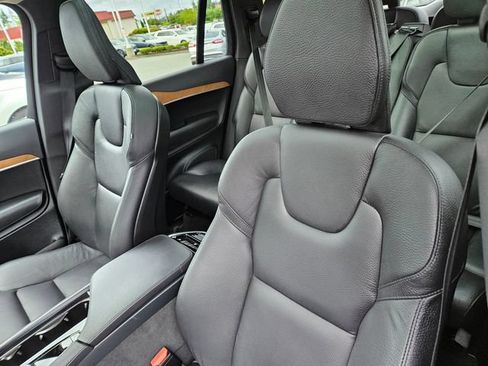 Certified 2024 Volvo XC90 T8 Plus w/ Protection Package Premier AWD/4WD image 18
