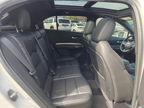 Used 2020 Cadillac XT4 Premium Luxury w/ Cold Weather Package AWD/4WD image 19