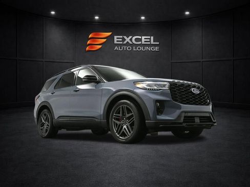 Used 2025 Ford Explorer ST image 47