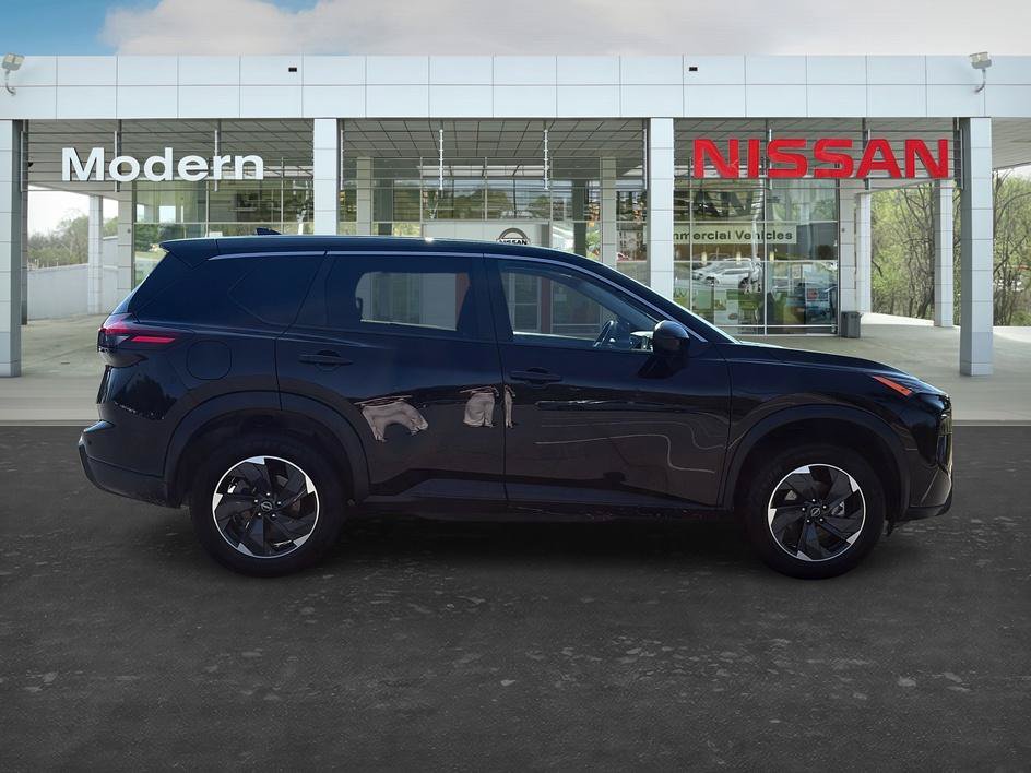 Certified 2025 Nissan Rogue SV AWD/4WD image 6
