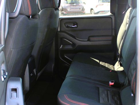 Used 2024 Nissan Frontier PRO-4X w/ Technology Package AWD/4WD image 14