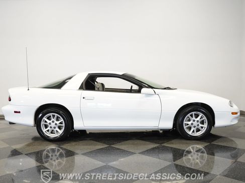 Used 2001 Chevrolet Camaro Z28 w/ Preferred Equipment Group image 32
