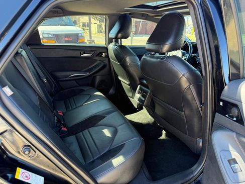 Used 2019 Toyota Avalon XSE image 34