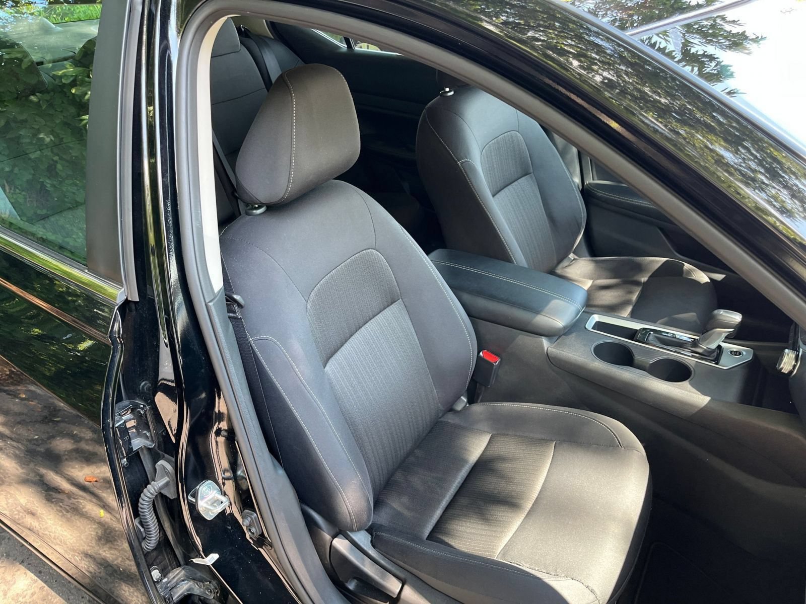 Used 2025 Nissan Altima 2.5 SV FWD image 39