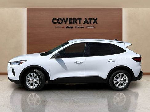 Used 2025 Ford Escape Active FWD image 2