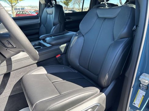 New 2026 Jeep Grand Wagoneer Limited AWD/4WD image 63