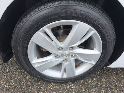 Certified 2014 Chevrolet Cruze Diesel w/ Enhanced Safety Package image 23