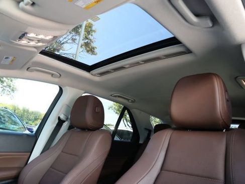 Used 2024 Mercedes-Benz GLE 350 4MATIC image 9