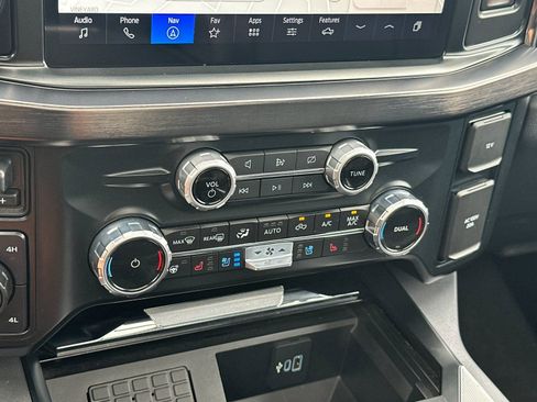 Used 2023 Ford F250 Lariat w/ Lariat Ultimate Package AWD/4WD image 25