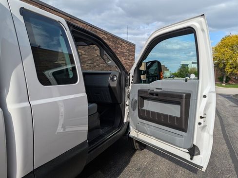 Used 2015 Ford F250 XL w/ Power Equipment Group AWD/4WD image 15