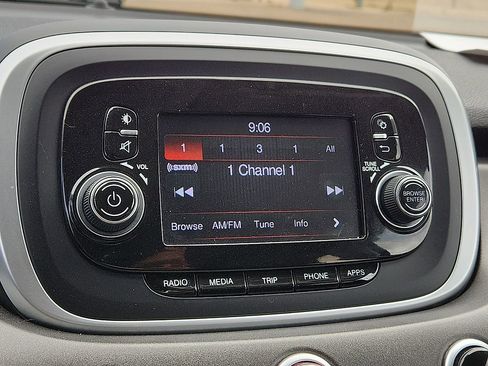 Used 2016 FIAT 500X Trekking image 9