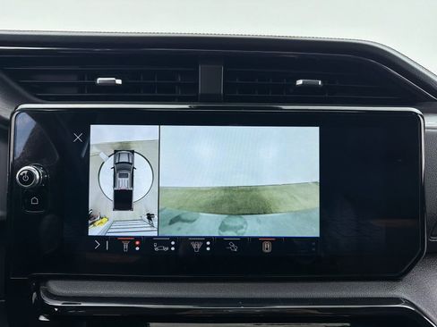 Used 2024 GMC Sierra 1500 AT4 w/ Technology Package image 6