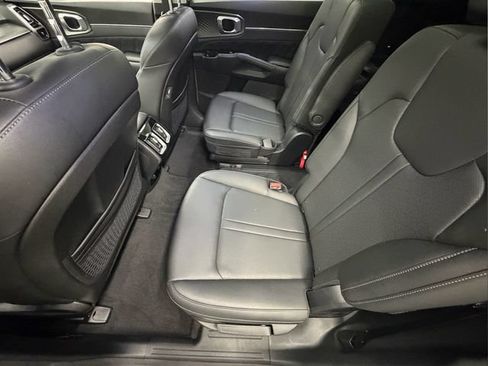 Certified 2023 Kia Sorento SX AWD/4WD image 16