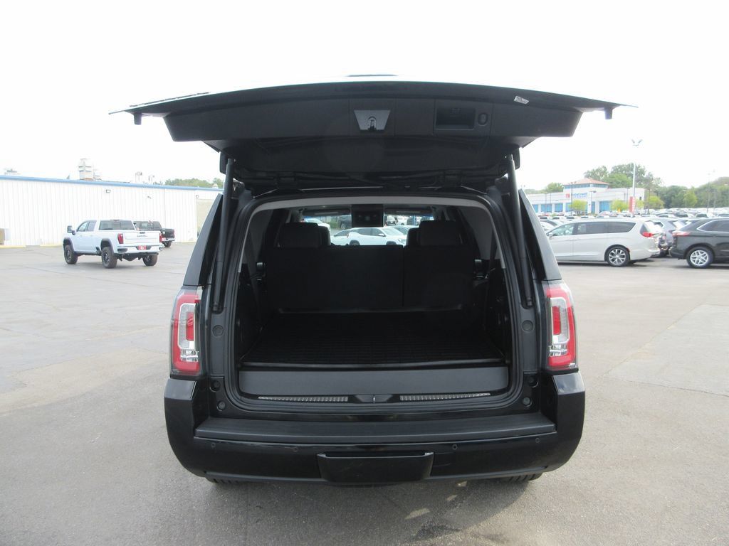 Used 2019 GMC Yukon SLT w/ Graphite Performance Edition AWD/4WD image 7