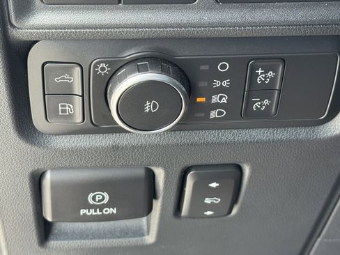 Used 2021 Ford F150 Lariat w/ Max Trailer Tow Package image 28