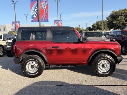 Used 2026 Ford Bronco 2-Door AWD/4WD image 3