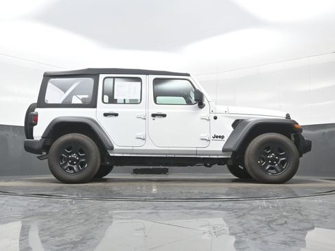 Used 2023 Jeep Wrangler Unlimited Sport image 30