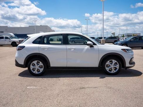 Used 2025 Honda HR-V LX image 8