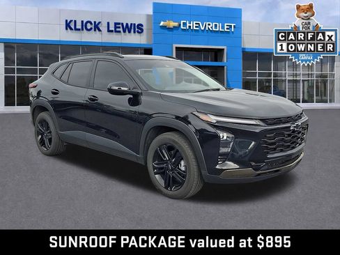 Used 2025 Chevrolet Trax ACTIV w/ Sunroof Package FWD image 1