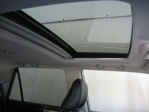 Certified 2023 Toyota 4Runner SR5 Premium w/ Moonroof Package image 3