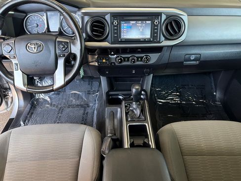 Used 2016 Toyota Tacoma SR5 RWD image 11