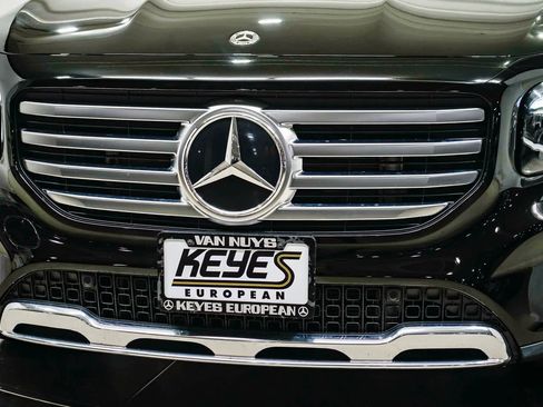 Used 2025 Mercedes-Benz GLB 250 4MATIC image 8