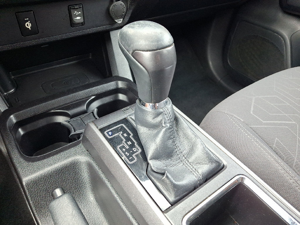 Certified 2016 Toyota Tacoma TRD Sport w/ Towing Package AWD/4WD image 15