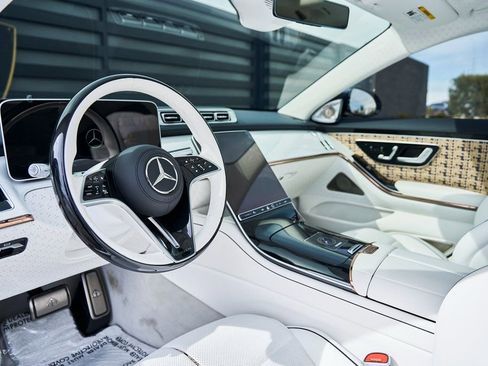 Used 2023 Mercedes-Benz Maybach S 680 4MATIC image 2