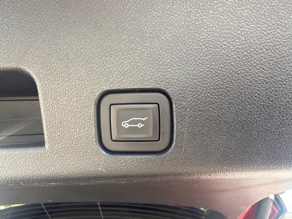 Used 2025 Buick Enclave Preferred AWD/4WD image 11