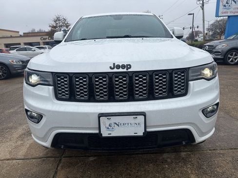 Used 2020 Jeep Grand Cherokee Altitude image 2