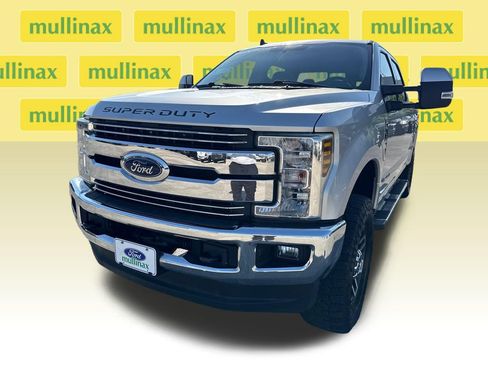 Used 2019 Ford F250 Lariat w/ Lariat Value Package AWD/4WD image 9