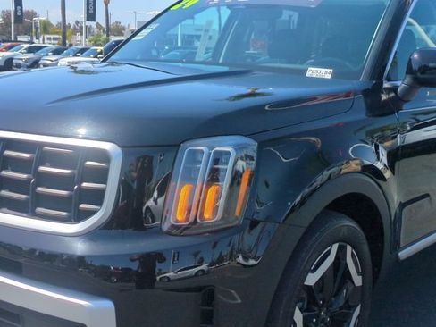 Certified 2024 Kia Telluride S w/ S Sunroof Package FWD image 9