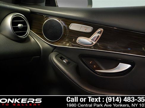 Used 2018 Mercedes-Benz GLC 300 4MATIC image 31