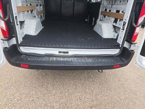 Used 2023 Ford Transit 250 Low Roof AWD w/ Exterior Upgrade Package image 30