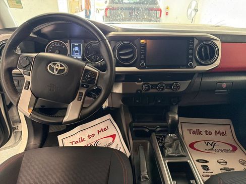 Used 2023 Toyota Tacoma SR5 RWD image 15