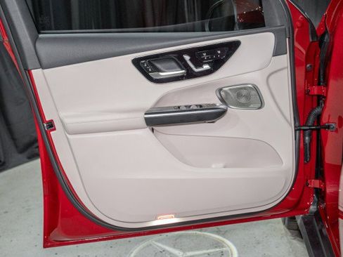 New 2026 Mercedes-Benz GLC 300 4MATIC image 9