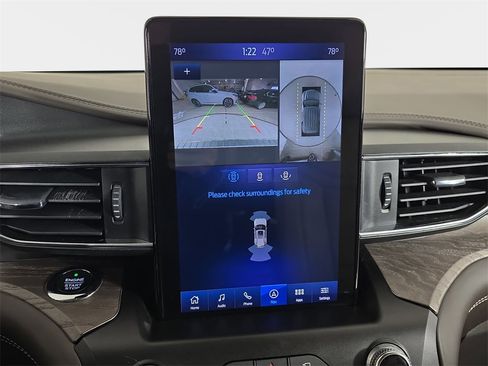 Used 2020 Ford Explorer Platinum w/ Premium Technology Package image 27