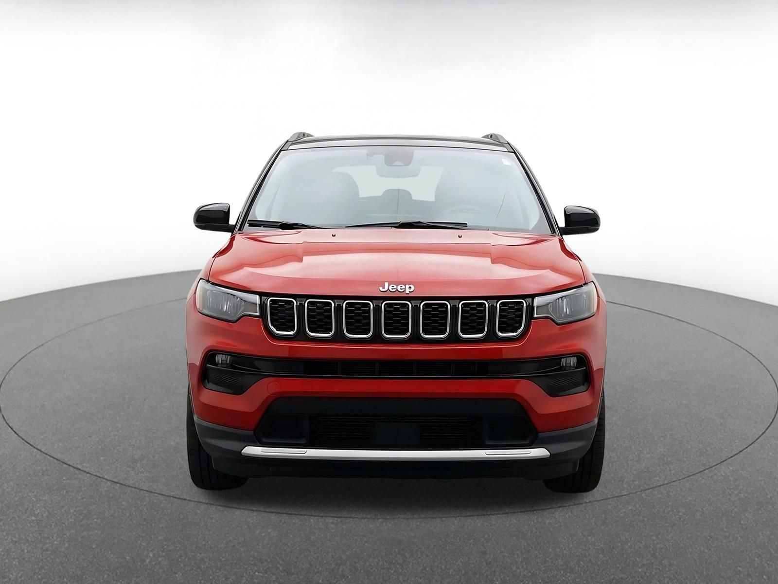Used 2025 Jeep Compass Limited AWD/4WD image 2