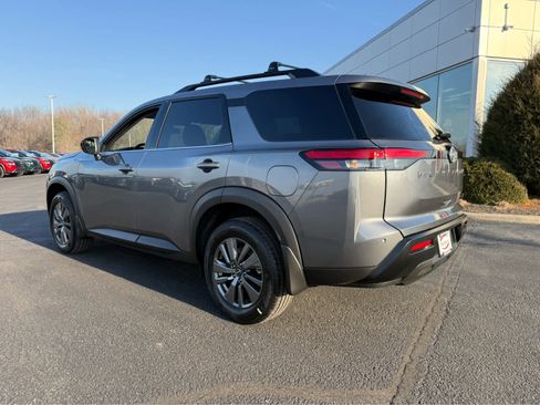 New 2026 Nissan Pathfinder SV image 5