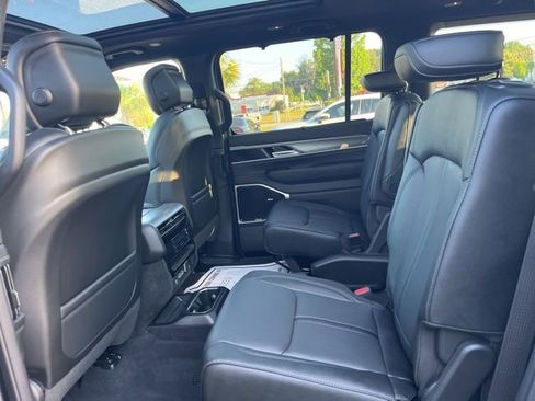 New 2026 Jeep Grand Wagoneer Limited AWD/4WD image 13