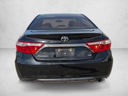Used 2015 Toyota Camry SE image 7